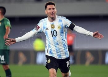 Messi llegó al país y se sumó al seleccionado para la última doble fecha