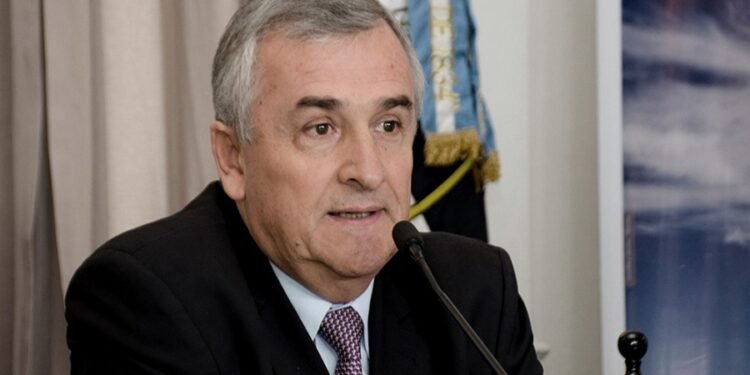 Presentaron un proyecto para dolarizar la economía y Morales dijo que es «payasesco»