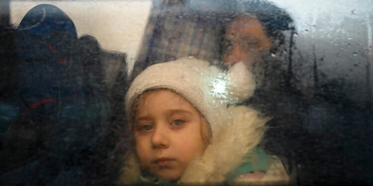 Ucrania y Rusia abrirán «corredores humanitarios» para evacuar civiles