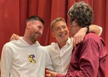 Messi fue ovacionado también en el teatro