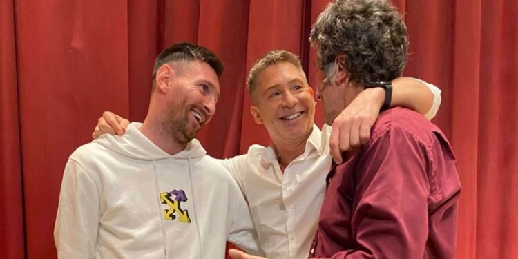 Messi fue ovacionado también en el teatro