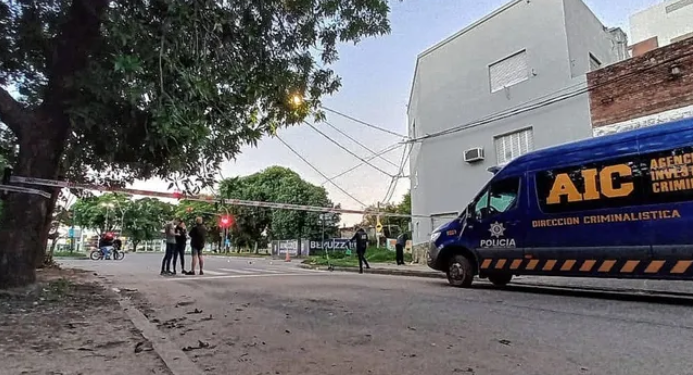 Ataque sicario a tiros en Santa Fe: un muerto y dos herido