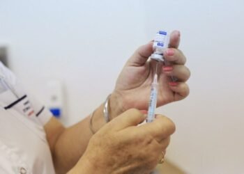 Habrá cuarta dosis para vacunados con Sputnik V que deban viajar al exterior