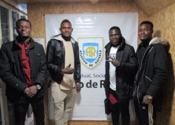 Cuatro futbolistas africanos realizan innovadora experiencia en Atlético