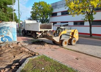 Continúan realizando trabajos de mejoramiento en espacios públicos