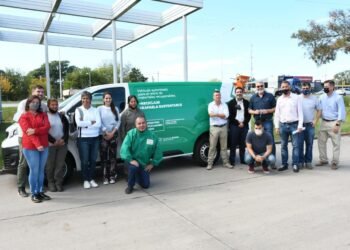 Entregaron una nueva camioneta a las cooperativas de recicladores locales