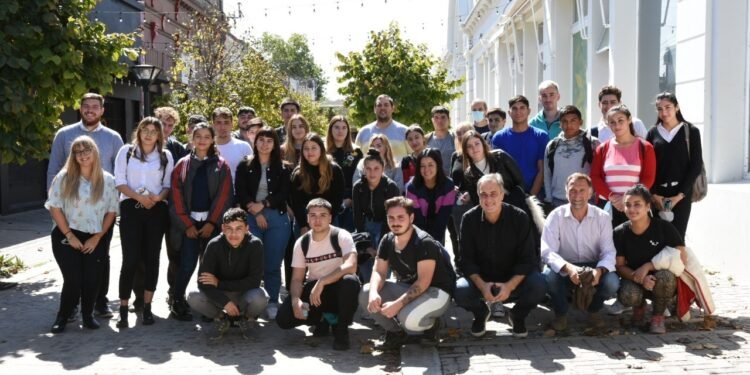 Más de 80 jóvenes ingresan a trabajar en empresas locales