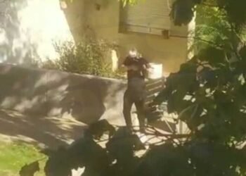 Conmoción por un tirador que hirió a dos vecinos y aterrorizó al barrio Mosconi