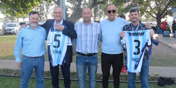 Visita de lujo: Gustavo Alfaro pasó por el predio de Atlético