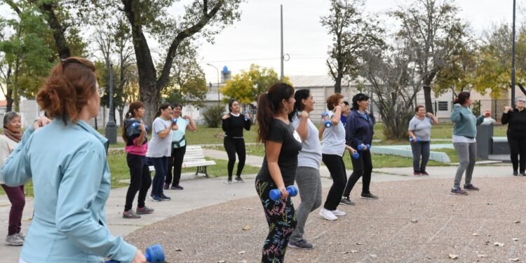 «Gimnasia en la Plaza Italia»: propuesta para la salud y el encuentro