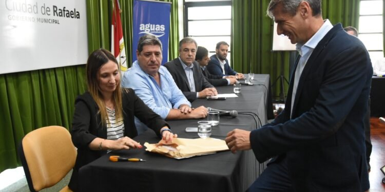 Cuatro empresas cotizaron para extender la red de agua a dos barrios