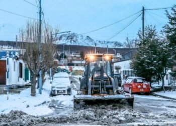Rigen alertas amarillas por fuertes vientos, tormentas y nevadas en doce provincias