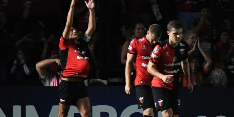 Colón le ganó a Peñarol en el debut en la Copa Libertadores