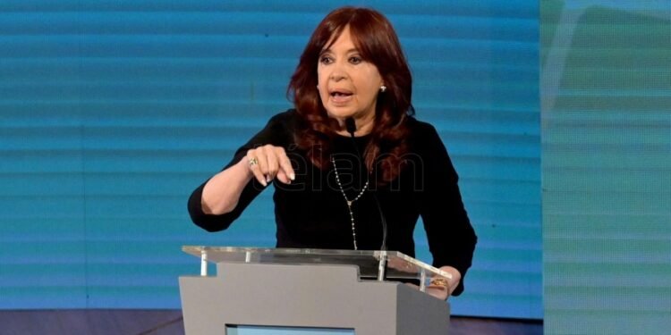 Cristina Kirchner: «Quien diga que el Estado no es importante, es necio o cínico»