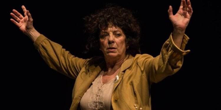 “Laurita tiene muchas cosas que hacer” se presenta en La Máscara