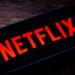 Las acciones de Netflix caen más del 25 % tras perder 200.000 suscriptores
