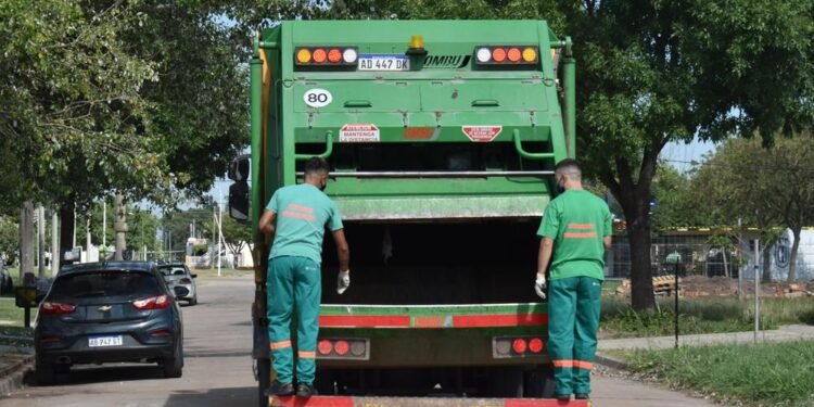 Servicios municipales con motivo del feriado del próximo domingo