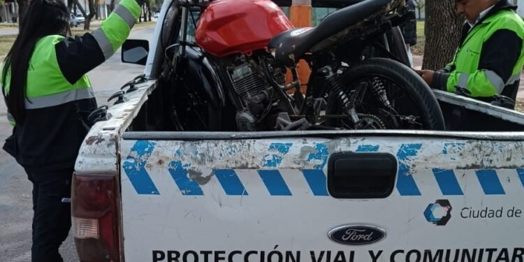 Le secuestraron la moto porque transitaba en condiciones irregulares