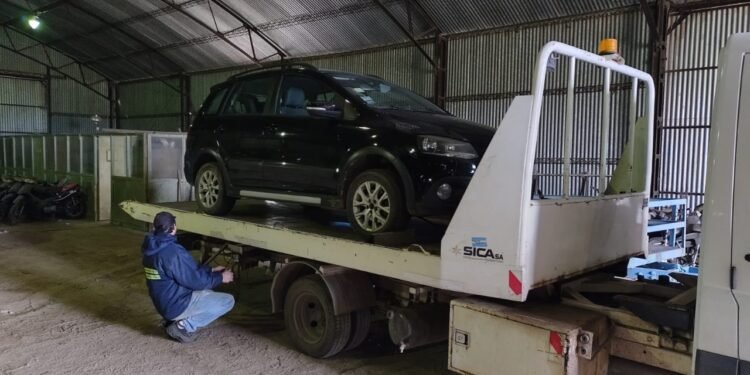 Conducía alcoholizado, chocó a una moto y se presentó en la GUR: le retuvieron el auto