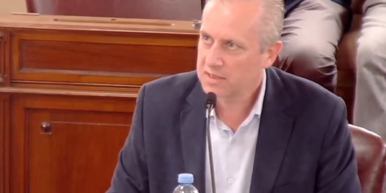 Media sanción a un proyecto para que la cobertura de IAPOS llegue a cada centro de salud local