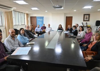 El Ministerio de Educación mantuvo reuniones técnico paritarias con gremios estatales y docentes