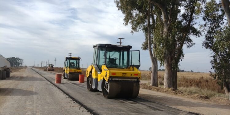 Avanza la pavimentación de rutas en el sur del departamento Castellanos