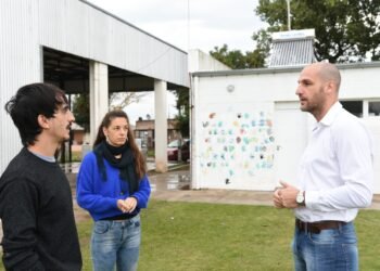 Energías renovables: se instaló un termotanque solar en la pileta municipal
