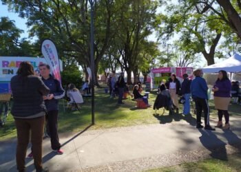 PAMI y ANSES atendieron en el espacio de Rafaela en Acción