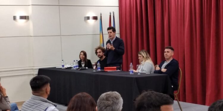 El ministro del Interior cerró las deliberaciones de la Junta Federal de UIA Joven en Rafaela