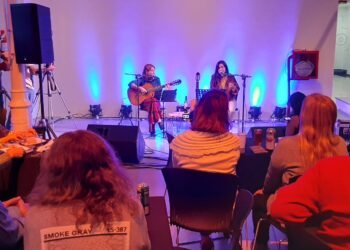 Otro viernes de inauguraciones y música en el Viejo Mercado