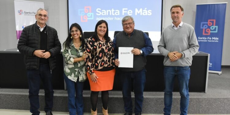 Santa Fe Más-Aprender Haciendo: se realizó la firma de convenio para el 2022
