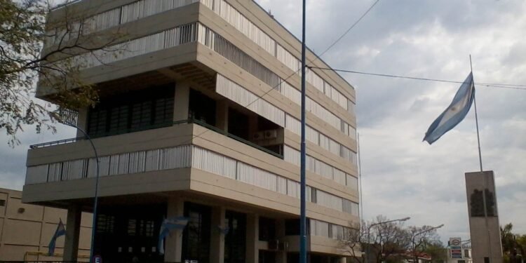 Diez escuelas y hasta el Palacio Municipal están sin provisión por los cortes de Litoral Gas