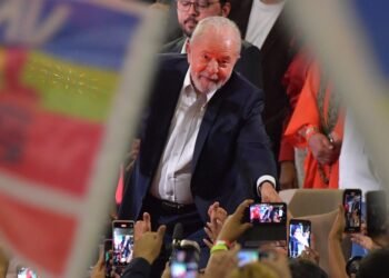 Lula lanzó su candidatura y convocó a «restaurar la soberanía» de Brasil