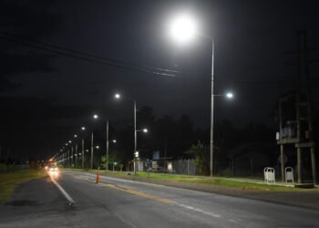 La EPE compra 8.000 artefactos para iluminación pública en municipios y comuna