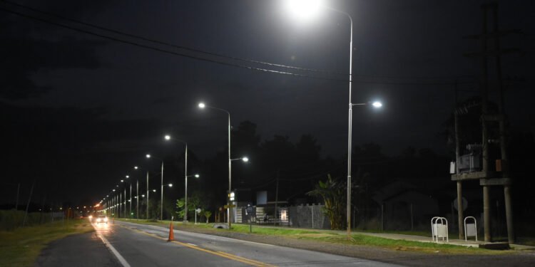 La EPE compra 8.000 artefactos para iluminación pública en municipios y comuna