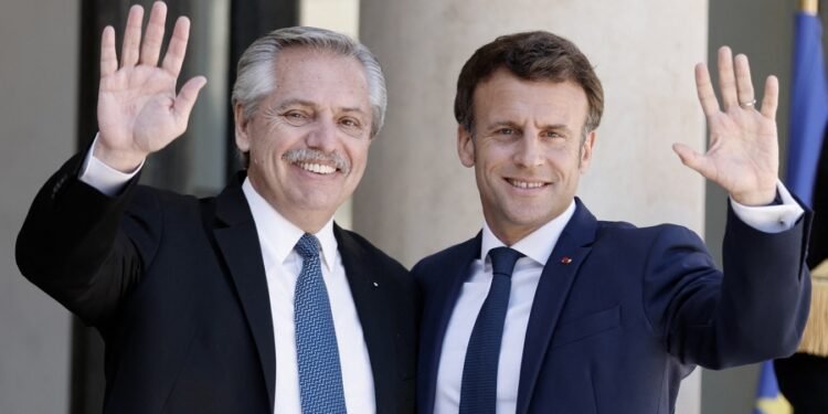 Fernández y Macron advirtieron sobre los efectos de la guerra