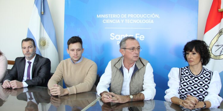 La provincia presentó líneas de financiamiento para la compra de maquinaria santafesina en Agroactiva 2022