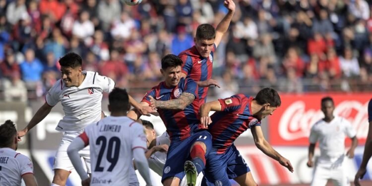 San Lorenzo, en el debut de Insúa como DT, empató 1-1 con Independiente