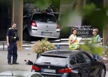 Un muerto y ocho heridos por un vehículo que atropelló a transeúntes en Berlín