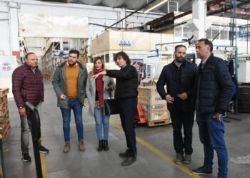 Funcionarios y CGT recorrieron empresas para articular programas de empleo