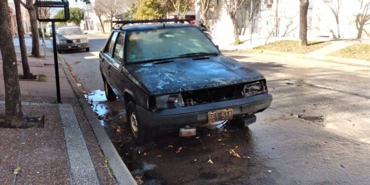 Barrio San Martín: se incendió un auto