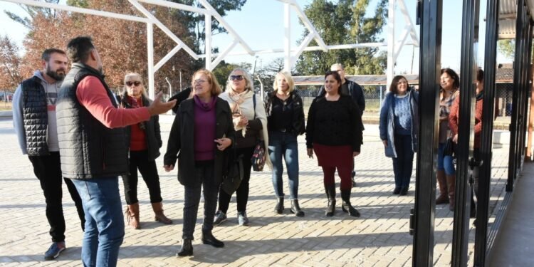 Vecinos recorrieron las obras del Centro Recreativo La Estaciòn