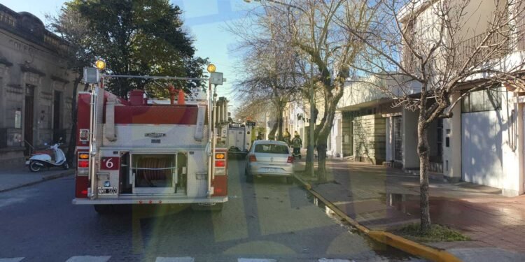 Bomberos colaboraron ante un principio de incendio en barrio San Martín
