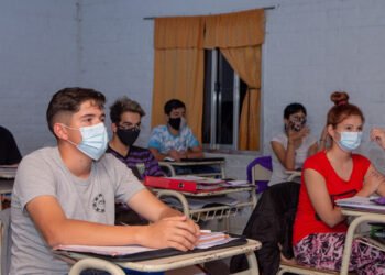 La provincia transfirió más de 185 millones de pesos por becas educativas estudiantes