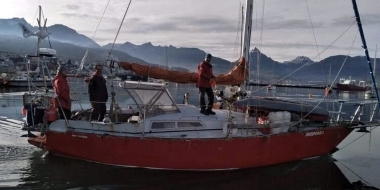Identificaron al velero que embistió una ballena en el Canal Beagle y ya interviene la Justicia