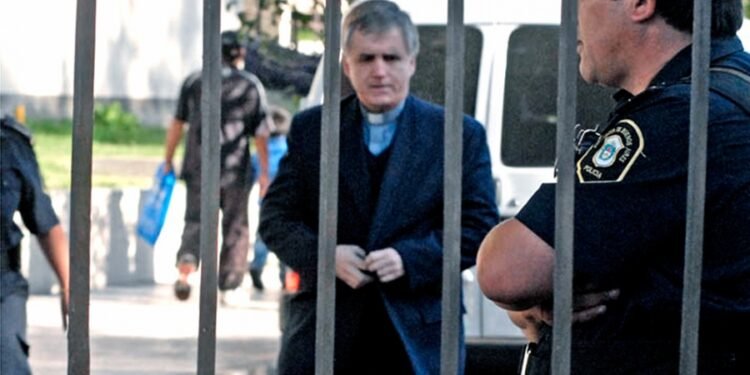 Extienden hasta el 2028 la condena por abuso al sacerdote Julio César Grassi