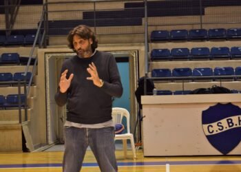 El exbasquetbolista Marcelo Nicola visitó Ben Hur, su club de la infancia