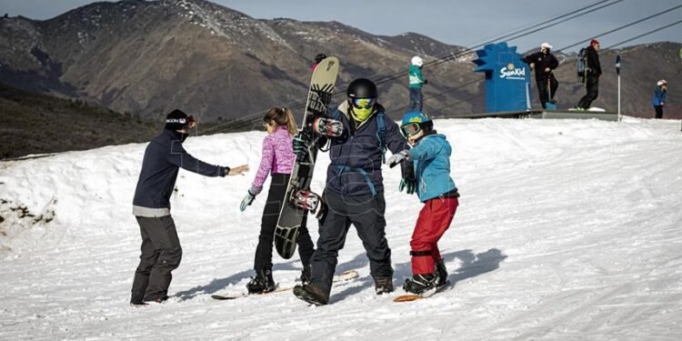 Lammens estimó que en invierno llegarán al país un millón de turistas extranjeros