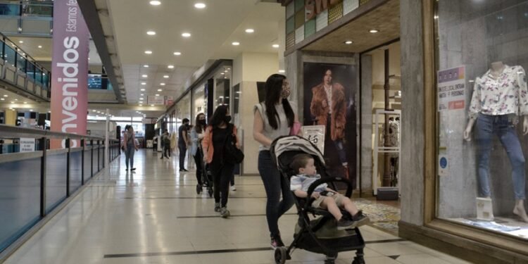 Ropa, gastronomía, tecnología y deportes, los rubros preferidos para el Día del Padre