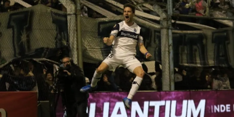 Copa Argentina: doblete del sunchalense Soldano en la victoria del Lobo en Rafaela